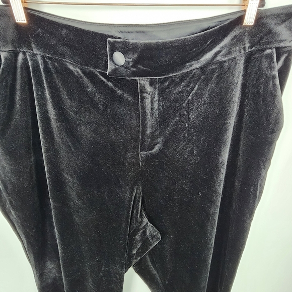 Universal Standard Farrah Velvet Black Trouser Pants Size 24 - Picture 5 of 11